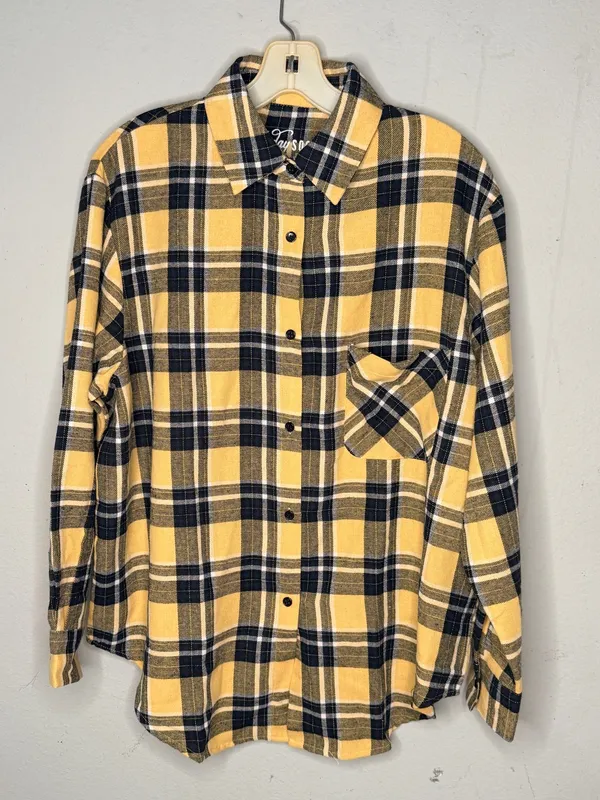 GameDay Social Iowa Hawkeyes Shirt nwot - Image 5
