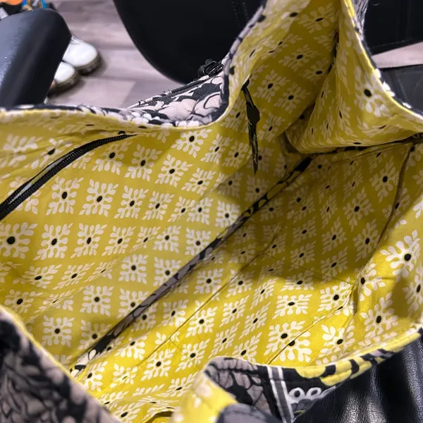Vera Bradley Black and Yellow Floral Hobo Bag - Image 7