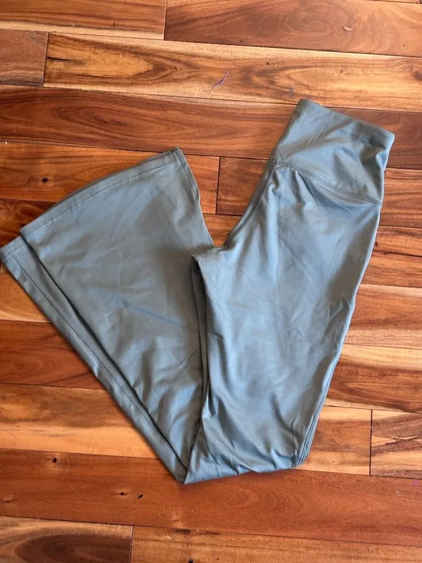 PUMA Essentials Script Flare Mint Green Leggings - Image 7