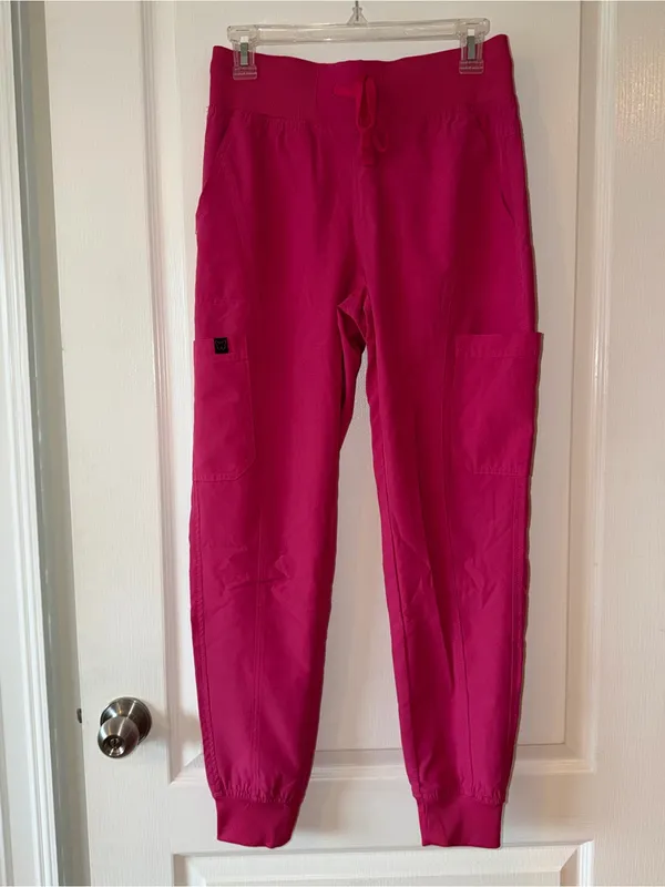Monarch hot pink scrub set - Image 7