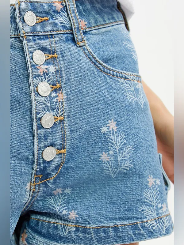 Anthropologie Pilcro Floral Print Button Fly Denim Shorts Size 32 High Rise - Image 3