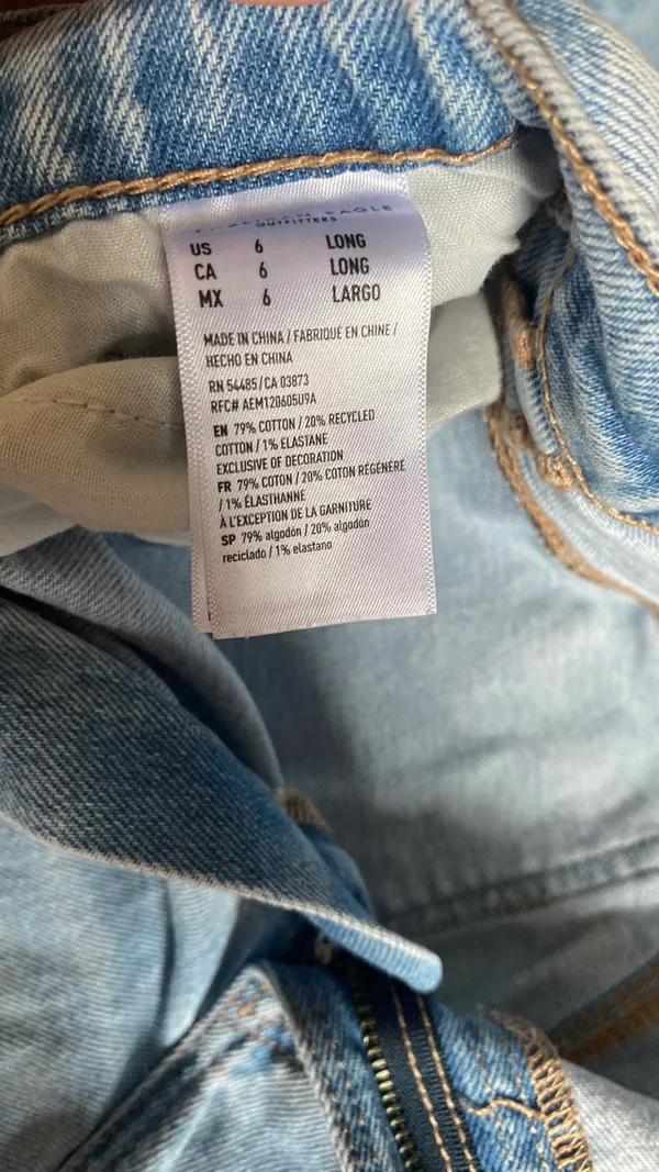American Eagle Light Wash Jeans - Image 5