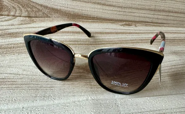 Cat Eye Sunglasses Black - Image 2