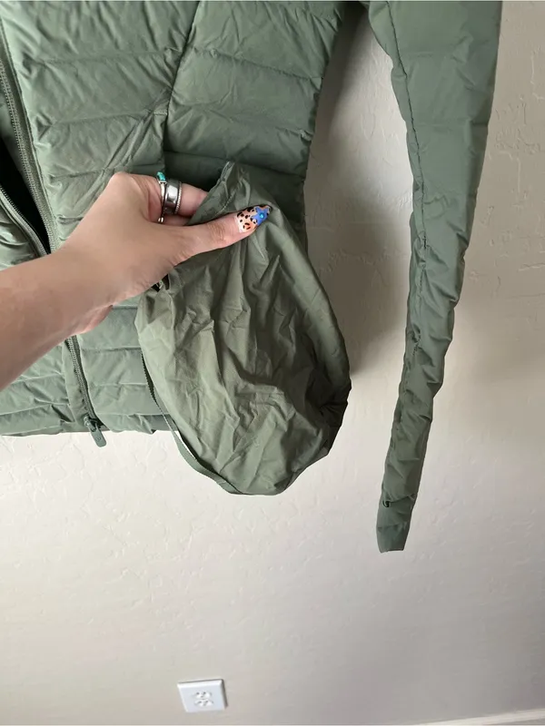 Lululemon Pack it Down Goose Down Puffer Packable Lightweight Jacket Twill Green - Image 8