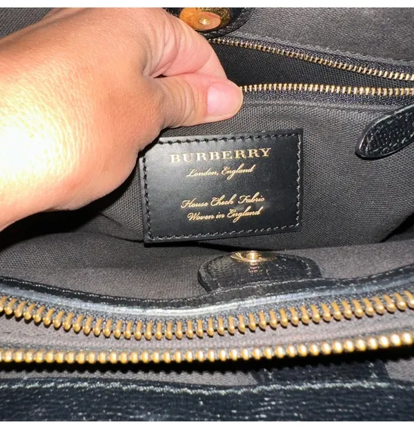 Burberry Banner Bag - Image 9
