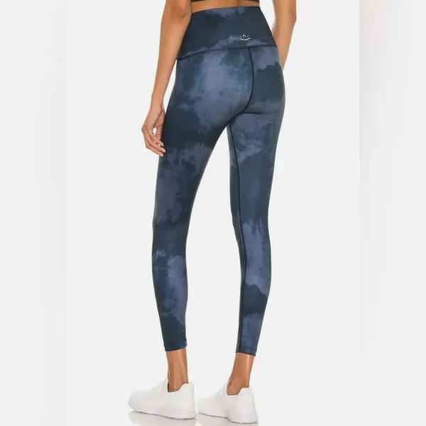 Beyond Yoga Lux High Waisted Midi Leggings Blue Tie-Dye Leggings Size Medium - Image 2
