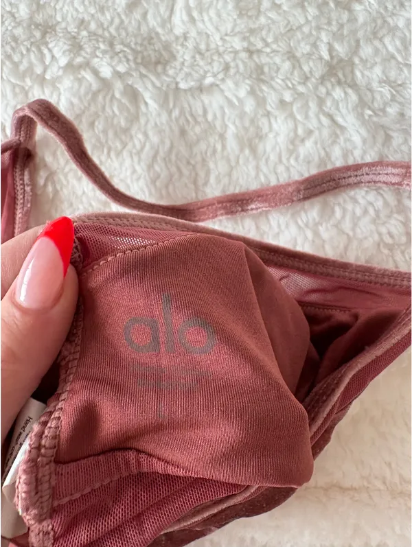 Alo Yoga Velvet Bra - Image 4