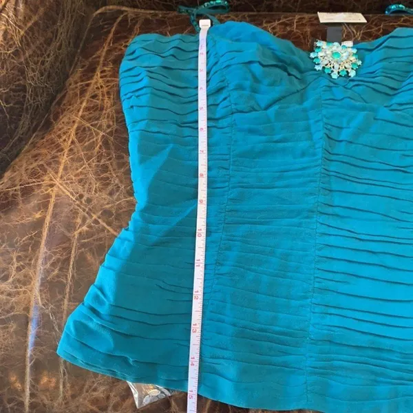 Vintage Y2K Bebe Teal Silk Pleated Cami Top Jeweled Brooch NWT Small - Image 7
