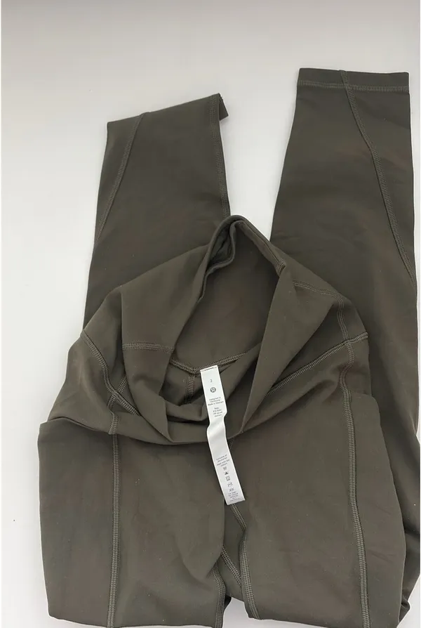 olive green lululemon leggings w/ pockets - Image 3