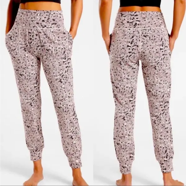 Athleta Salutation Textured Joggers Small Loungewear Activewear - Image 2