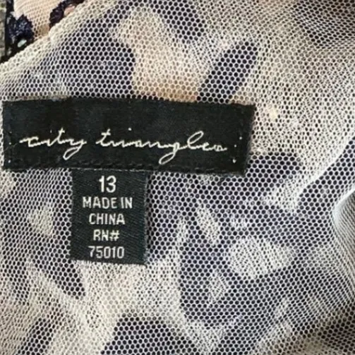 Vintage Women Black Floral Embroidered Rhinestone Crop Top‎ Keyhole Back 13 - Image 6