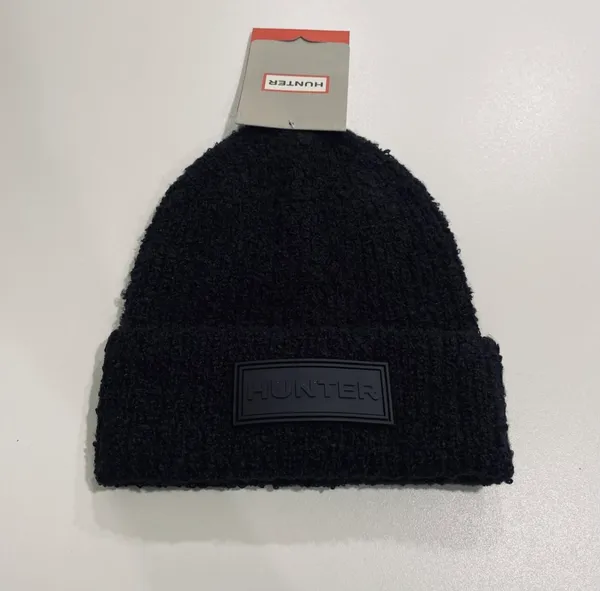 Hunter Black Unisex Tonal Patch Beanie Hat - Image 11