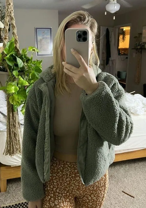 Lightweight cropped fleece jacket - Image 3