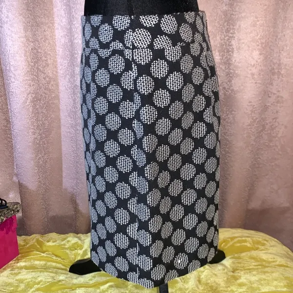 Loft Size 4 Circular Pattern Skirt - Image 4