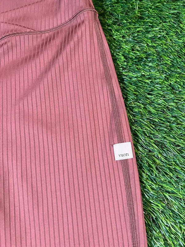 Vuori Ribbed Crossover Waist Flare Leggings Mauve Brown Size Small - Image 7