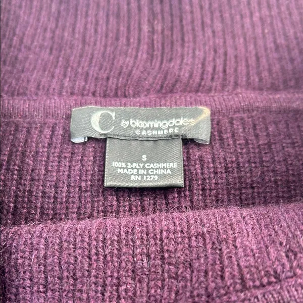 Bloomingdale's Off-the-Shoulder Plum Sweater cashmere - Image 3