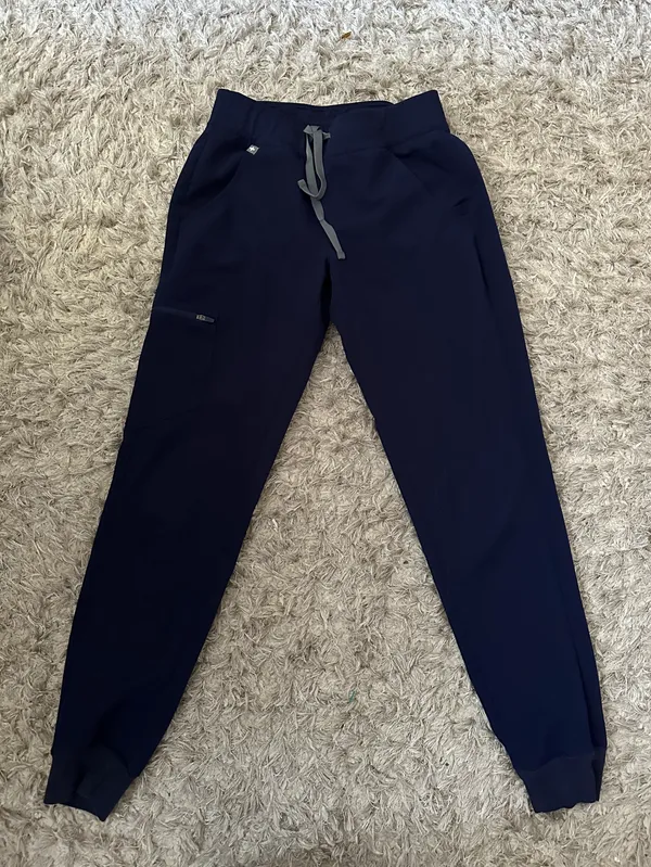 FIGS Jogger Scrub Pants - Image 4