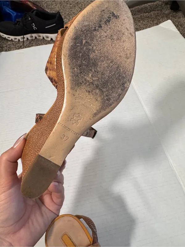 Longchamp Tan Brown Snake Print Leather Wedge Sandals Womans 6.5 Peep Toe Luxury - Image 7
