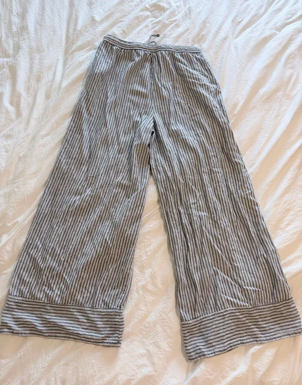 Blue and white stripped flowy pants Size M - Image 2