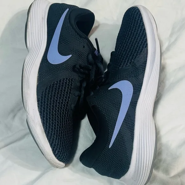 Nike Revolution Women's 9.5 Sneakers Tennis‎ Shoes Sport Athleisure Workout Yoga - Image 3