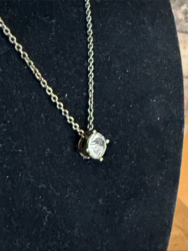 Vintage CZ solitaire pendant necklace - Image 5