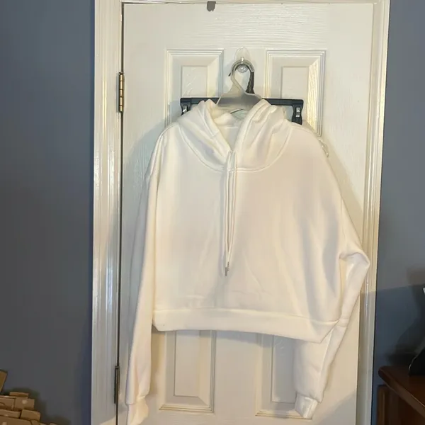 White XL Sweatshirt new no tags. It’s great addition to your fall wardrobe - Image 3