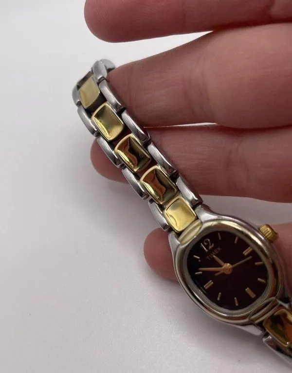 Working Ladies Timex Two Tone Women's Wrist Watch - Image 4