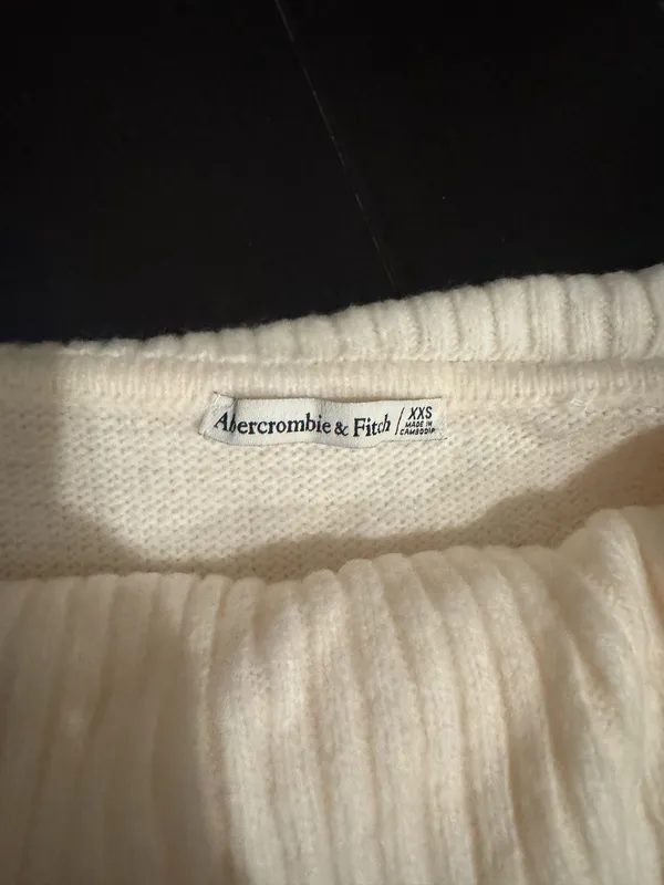 Abercrombie Off-The-Shoulder Sweater - Image 2