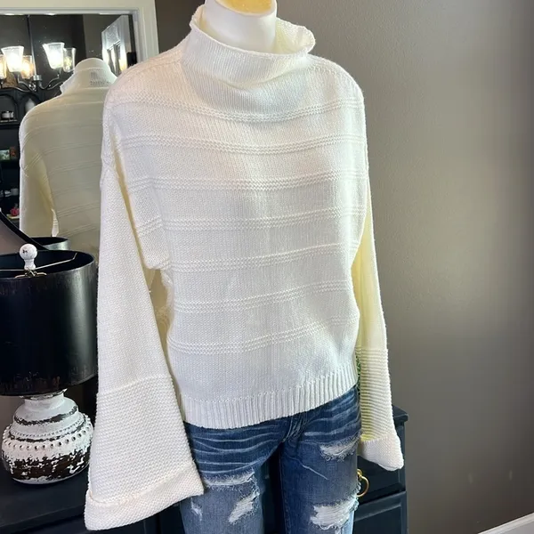 JESSICA SIMPSON Ivory Chunky Knit Funnel Neck Bell Sleeve Sweater L Minimalist - Image 2