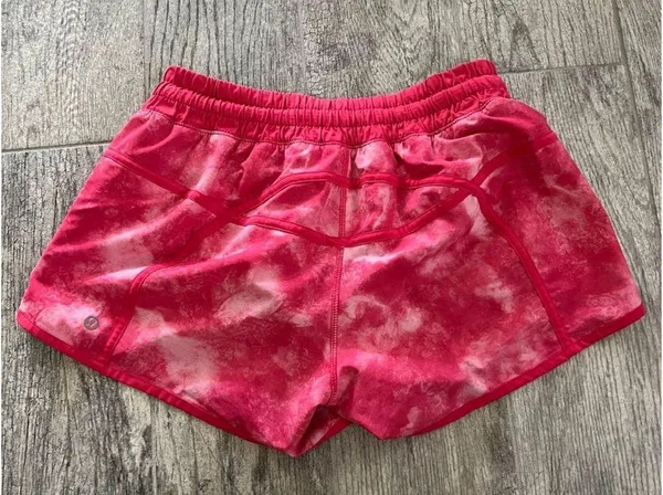 Lululemon Tracker Shorts 4" fushia  - Image 4