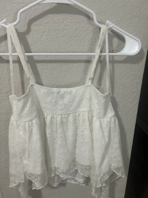 White Flowy Tank Size M - Image 2
