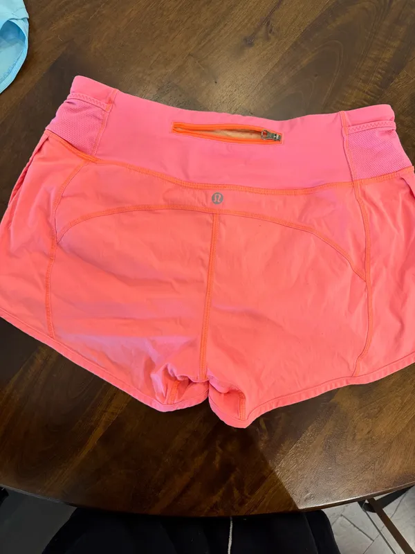 Lululemon Shorts 2.5" - Image 2
