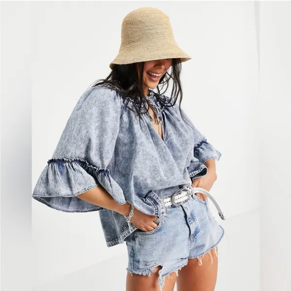 Free People Ainsley Denim Top in Indigo Wash Size Large - Image 4