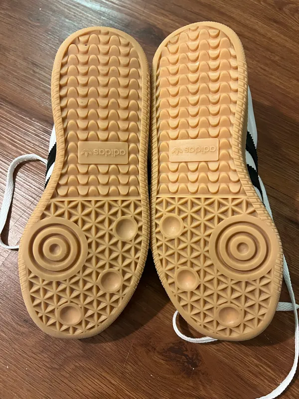 Samba sneaker worn maybe 2 times perfect condition - Image 6