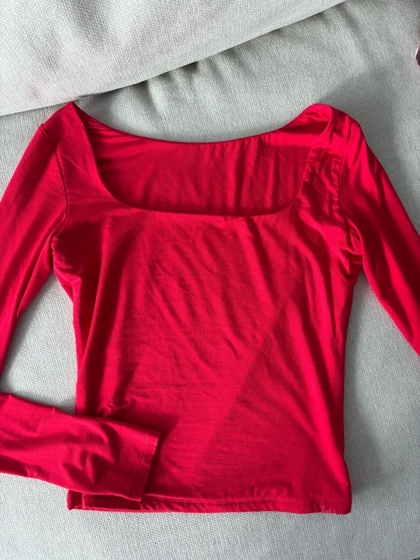 Red square neck long sleeve top - Image 2