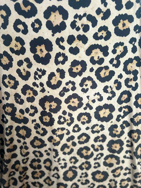 NWOT Plus size leopard maxi dress, pockets, soft satin stretchy material 4X - Image 2