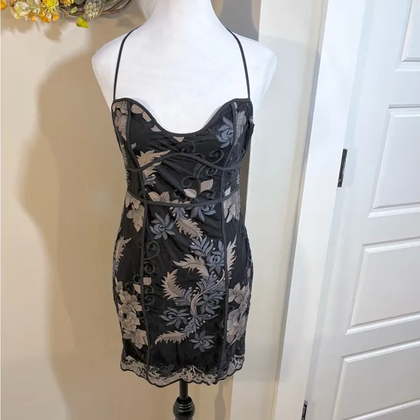 TOBI Embroidered Illusion Floral Halter Sweetheart Neck Mini Dress Sz Small💛 - Image 4