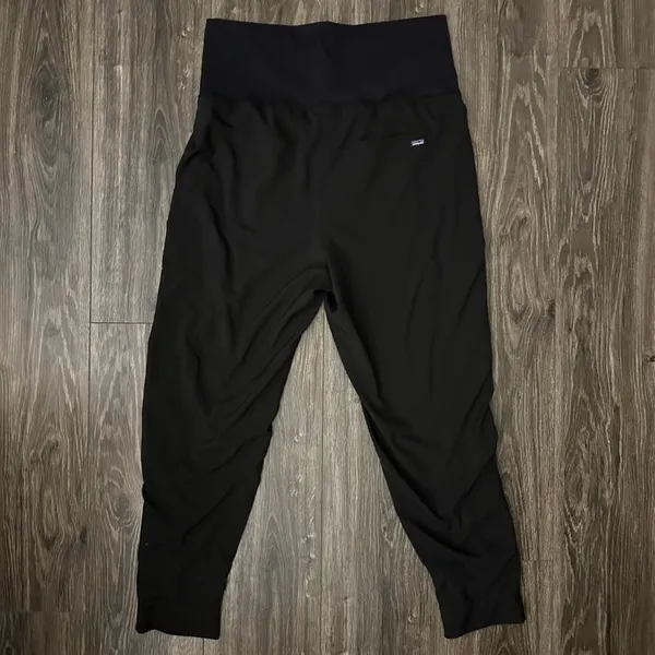 Patagonia Women’s Light and Lined Studio Pants size Large - Image 7