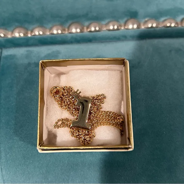 Avon #1 pendant necklace vintage pendant - Image 3