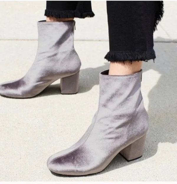 Free People Cecile Ankle Boot in Silver Grey Velvet Sz 9.5 - Image 3