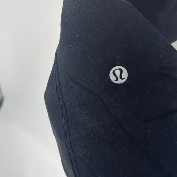 Lululemon Black High Rise Crop Pants Size‎ 6 Athleisure Activewear Nulu - Image 3