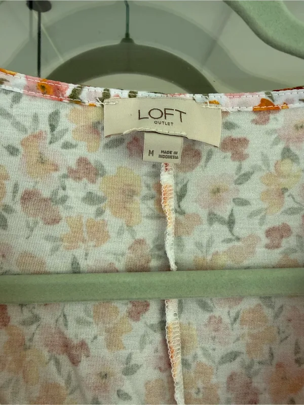 LOFT Short-Sleeve Floral V-Neck Top in Orange and Pink - Image 3