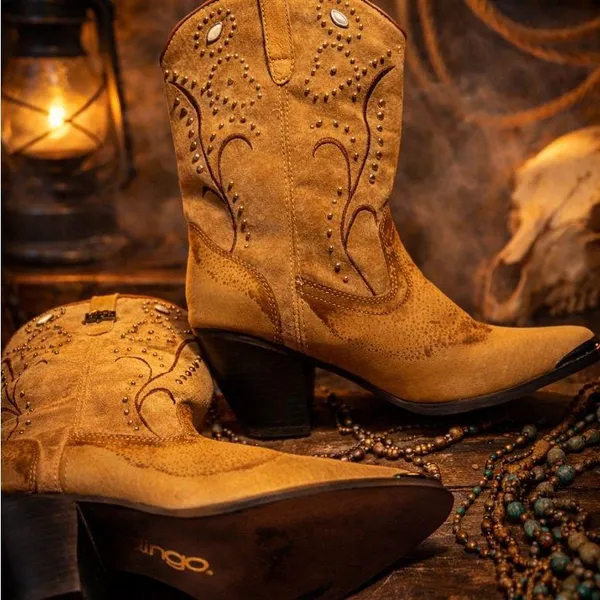 Dingo Tan Studded Western Cowboy Boots 9.5 - Image 3