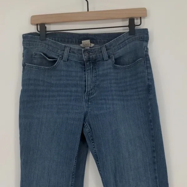 Duluth Trading Women's Medium Wash Bootcut Jean‎ Size 8 - Image 2