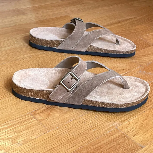 IDIFU Women’s Sandals Size 8.5 Taupe Suede Strappy Thong Buckle Flat New - Image 3