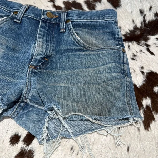 Vintage style wrangler‎ cut off denim shorts light wash - Image 4
