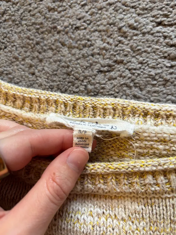 Short Sleeve Sweater Yellow - Image 2