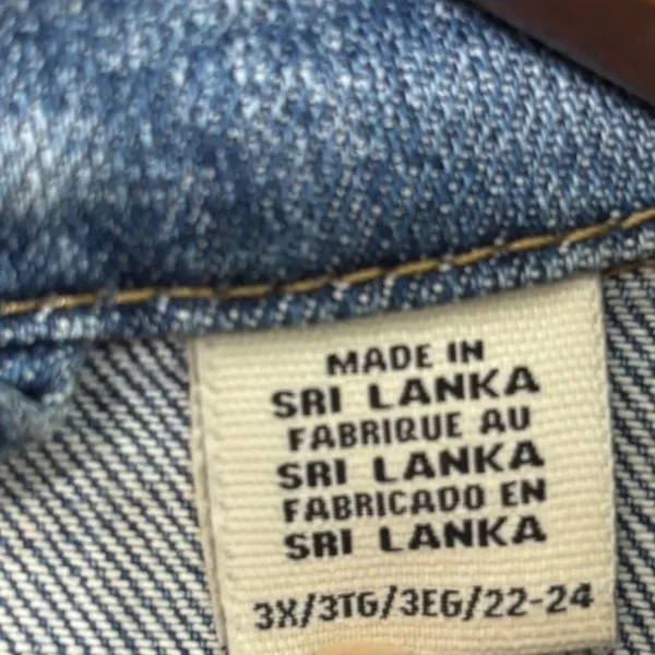 Levis Denim Trucker Jacket Womens 3X Blue Medium Wash Button Front Jean Coat - Image 4