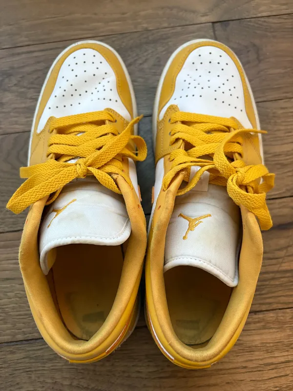 Yellow Nike shoes - Image 7