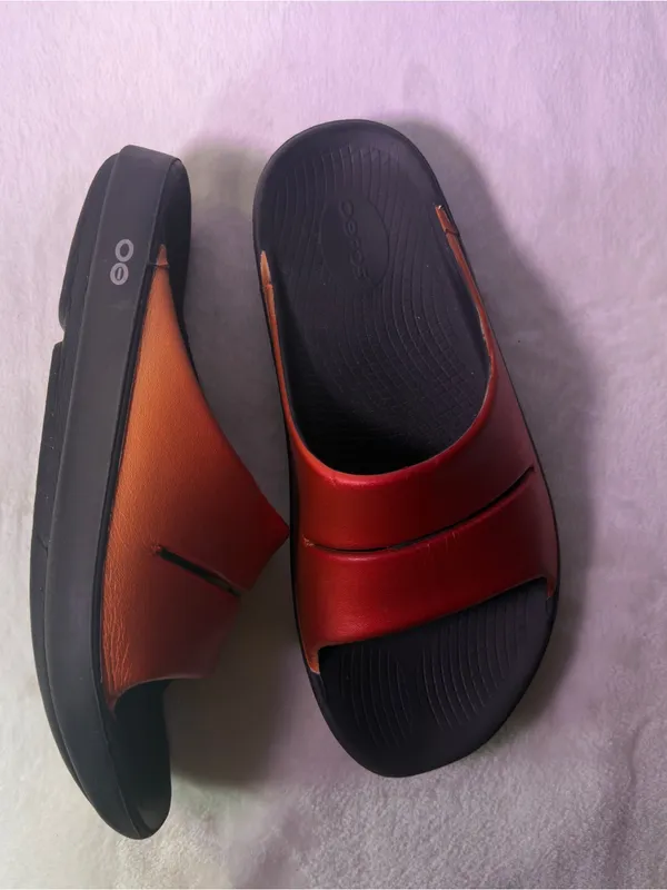 OOFOS Slide Sandal in Red-to-Orange Gradient with Black Sole - Image 5